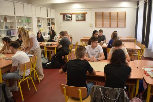 A tanulók a  projekt feladat elkészítésével foglalkoznak