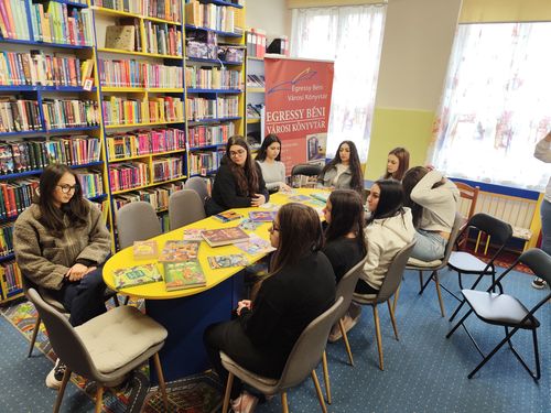 2025-2026 A városi könyvtárba látogattak a DEÁK-os tanulók