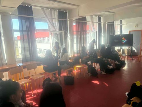 Előadás a csoport tagjainak