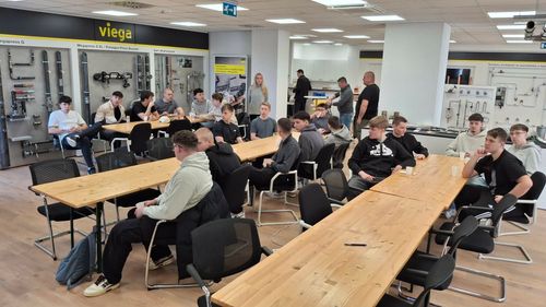 Előadás a csoport tagjainak