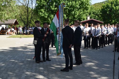Zászlóátadás