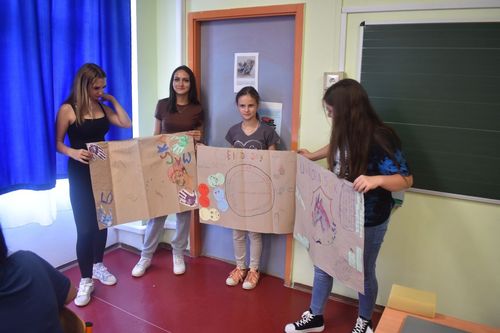 A tanulók bemutatják az elkészült  projekt feladatokat